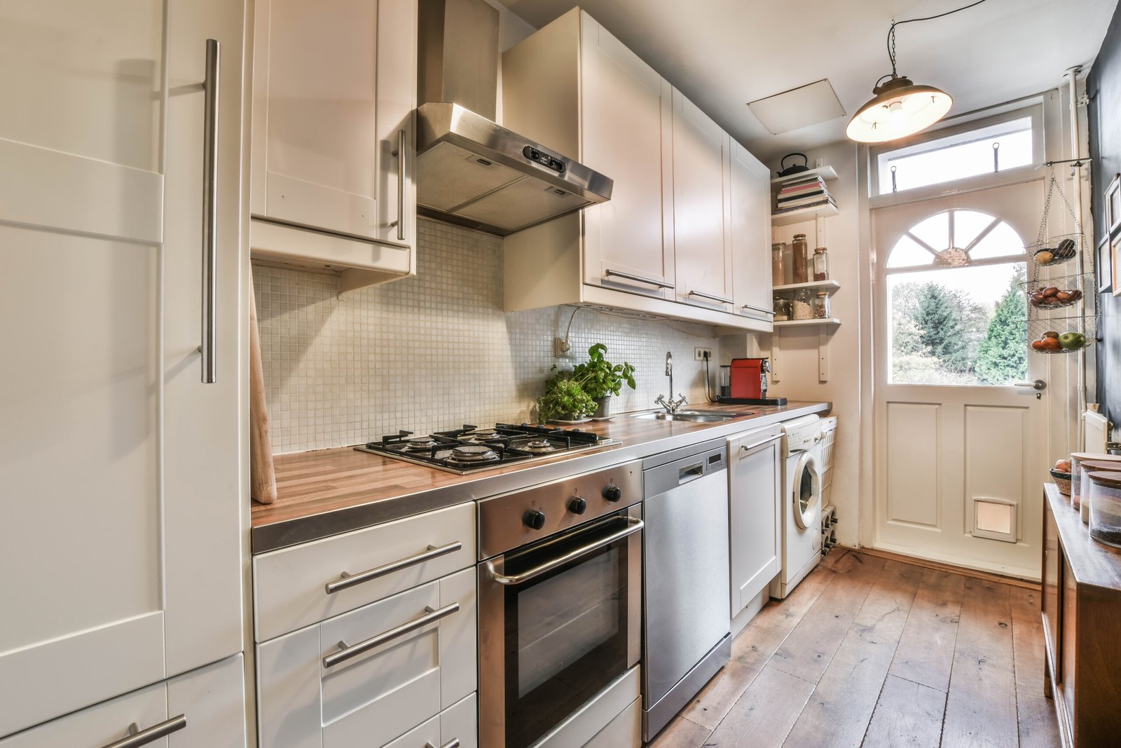 A beautiful small kitchen renovation